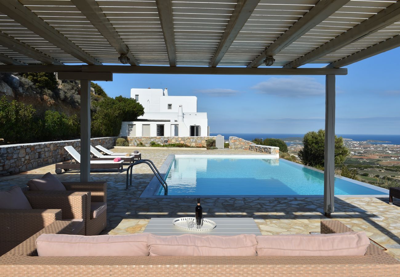 Villa in Naousa - Deluxe Villa - Infinity Pool & Helipad 
