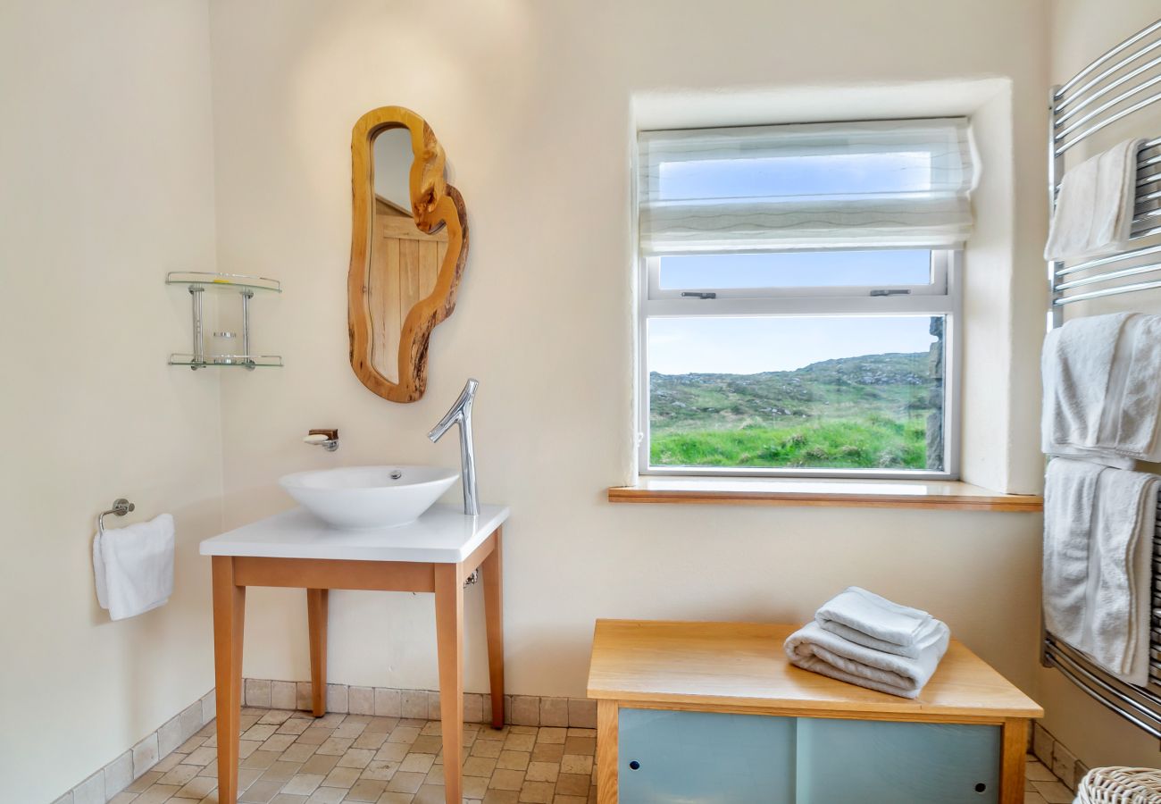 House in Ballyconneely - Diamond Cottage Mannin luxurious spacious property