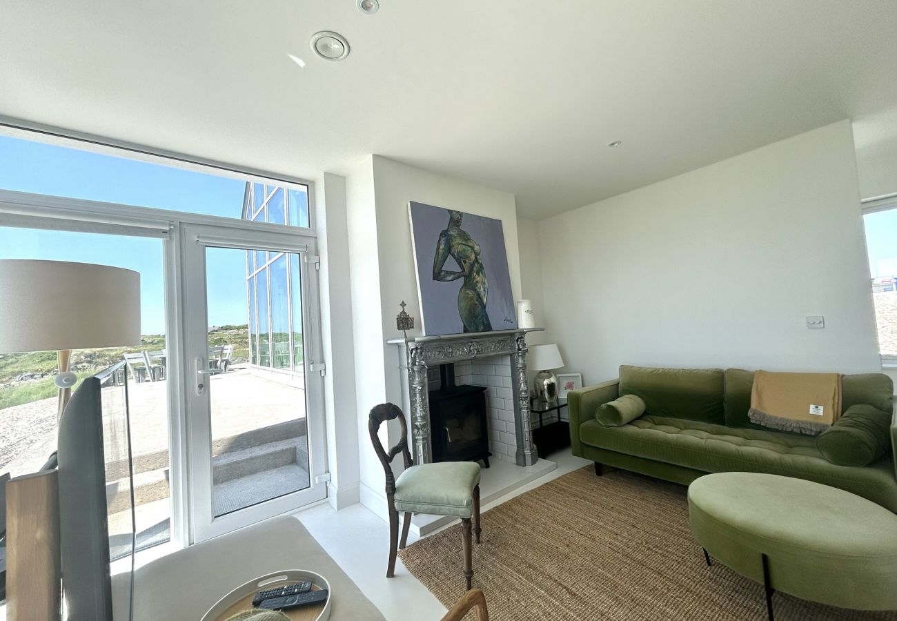 House in Ballyconneely - Doleen Quay House is a luxurious beach holiday home 