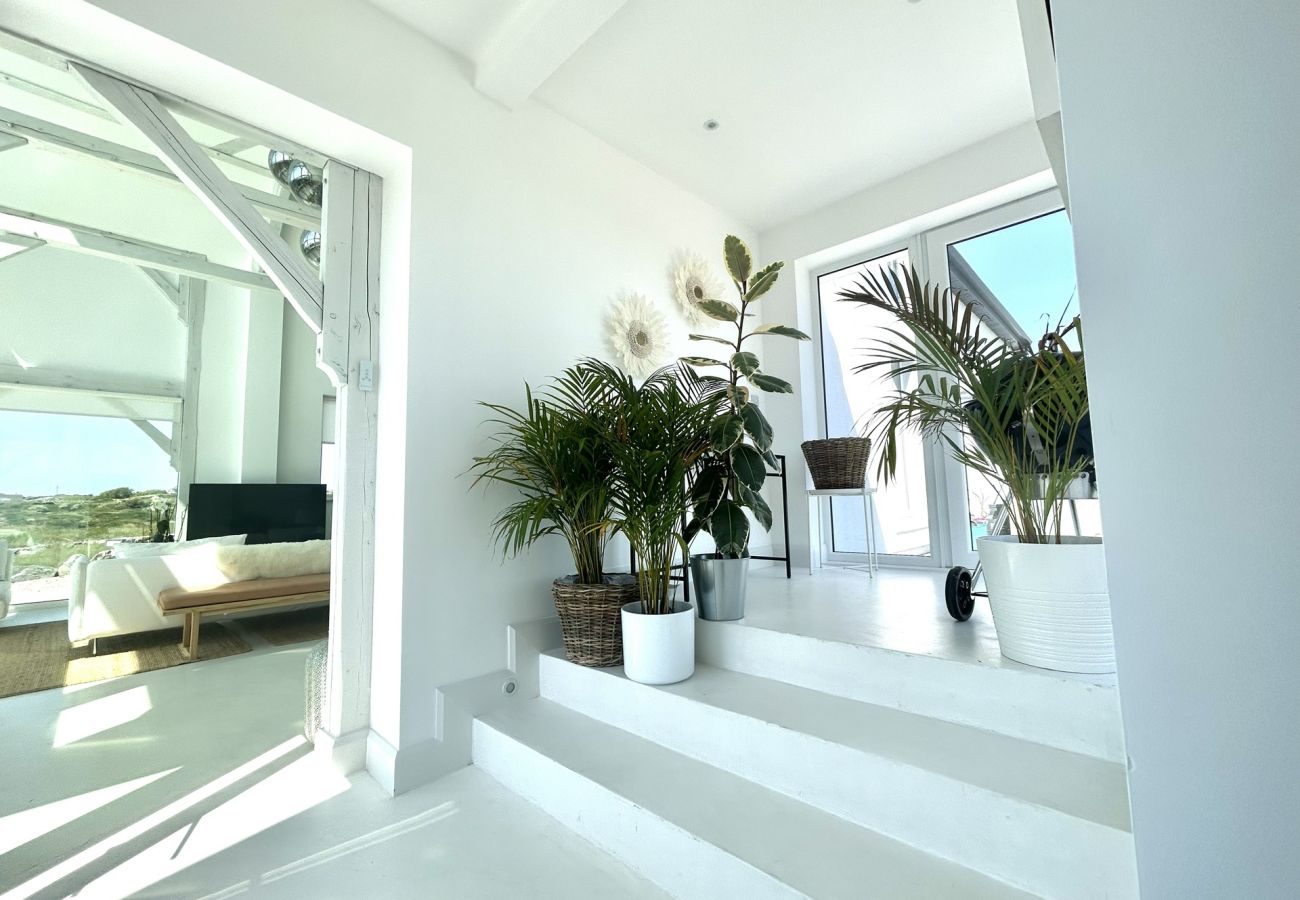 House in Ballyconneely - Doleen Quay House is a luxurious beach holiday home 
