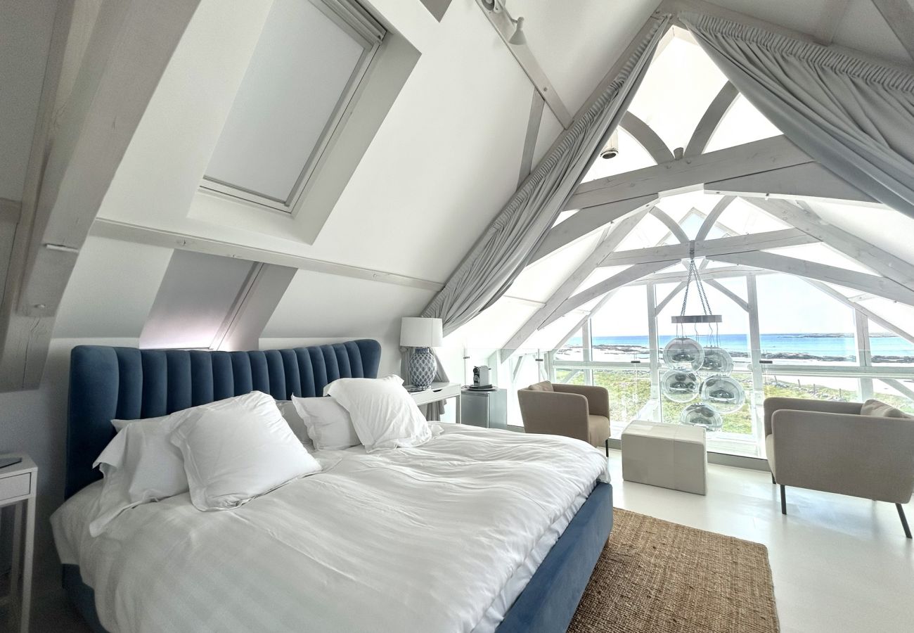 House in Ballyconneely - Doleen Quay House is a luxurious beach holiday home 