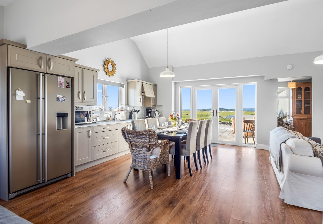 House in Ballyconneely -  Paddy Carrolls Coastal Escape in Ballyconneely, Connemara