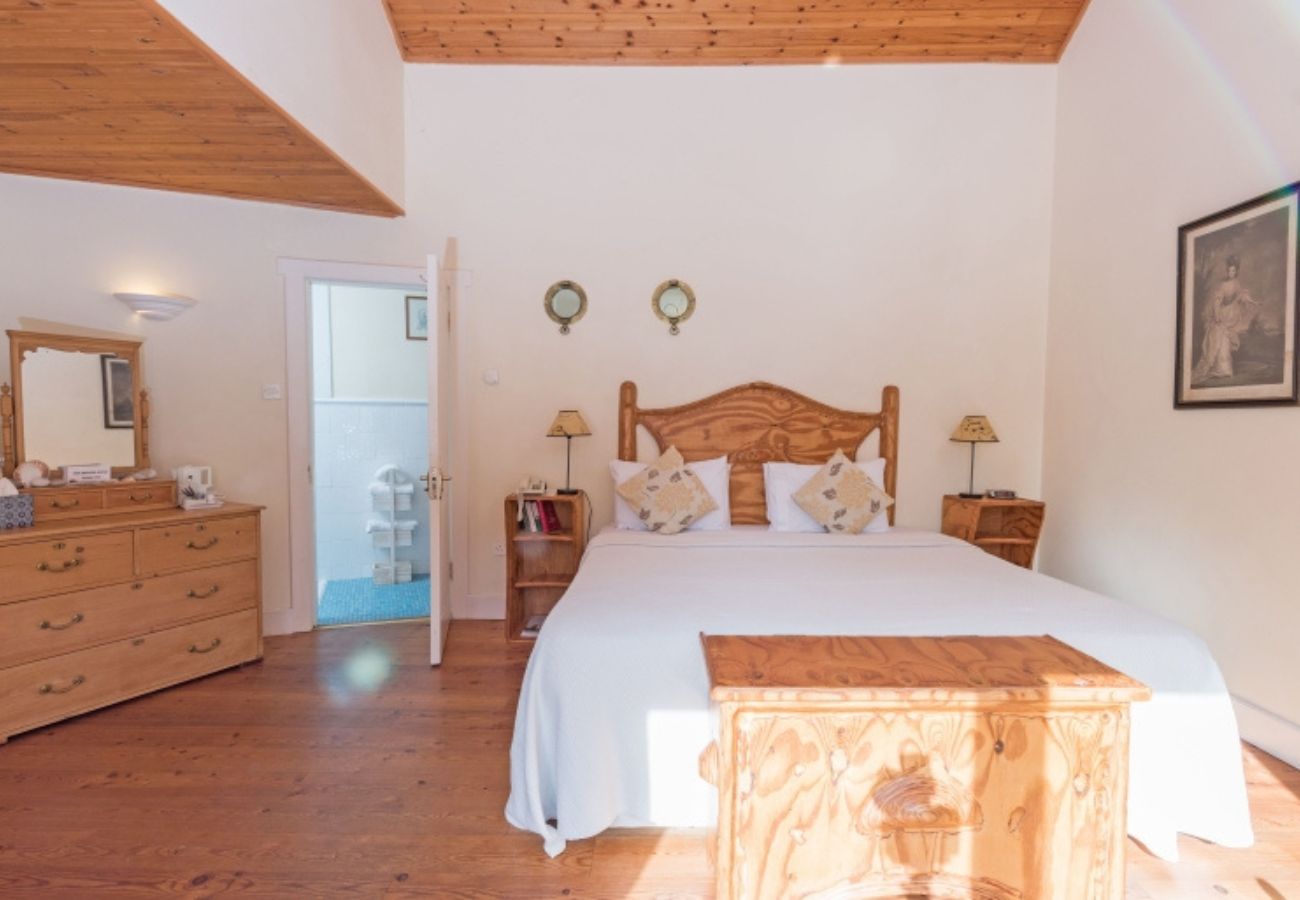 House in Clifden - Dolphin Beach House - Close to the sea & town