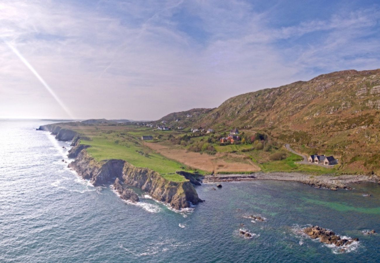 House in Clifden - Dolphin Beach House - Close to the sea & town