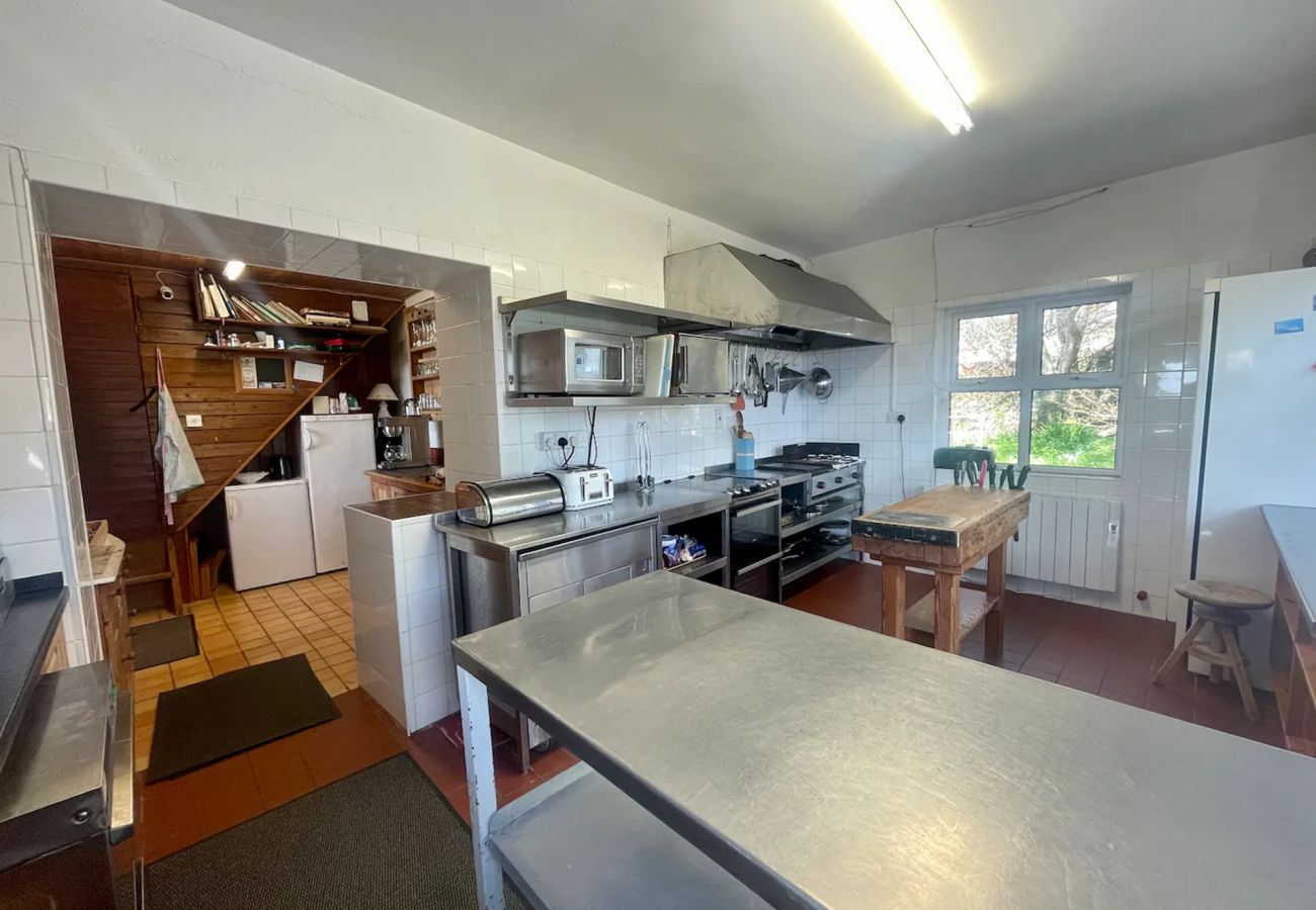 House in Clifden - Dolphin Beach House - Close to the sea & town