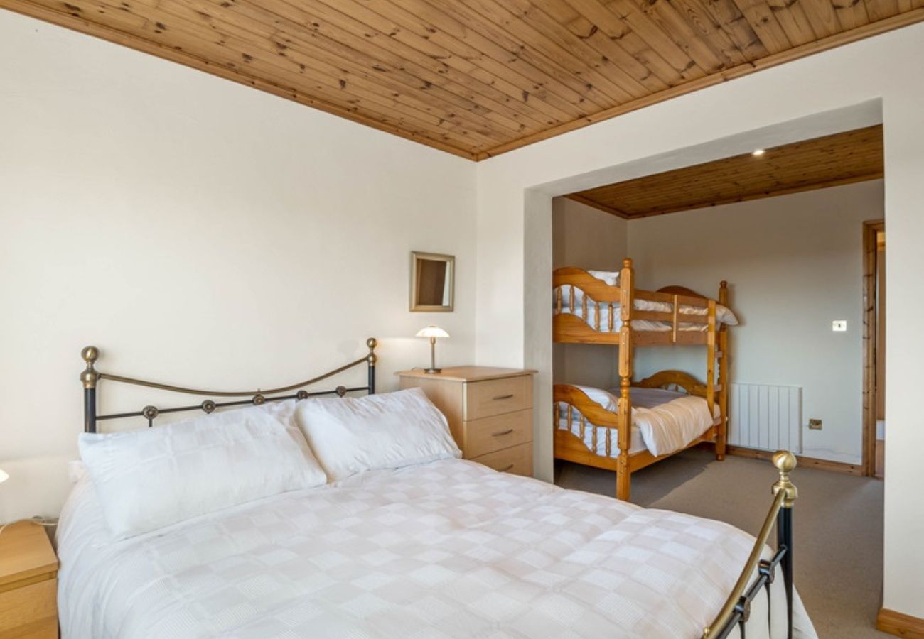 House in Ballyconneely - Rugosa A bright, spacious and relaxing stay