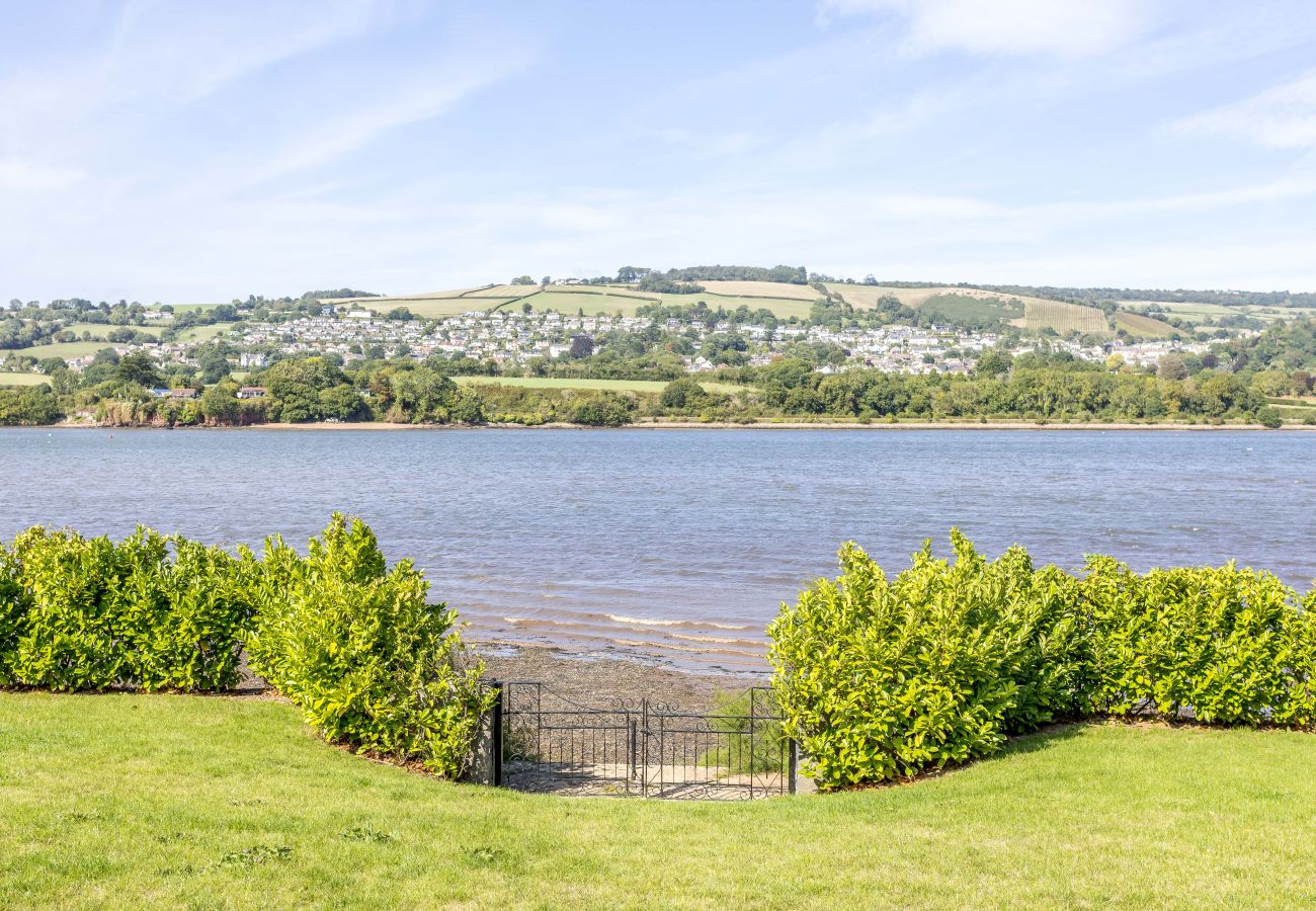 House in Combeinteignhead - Gable View – Luxury Riverside Retreat with Panoramic Views & Cinema Room