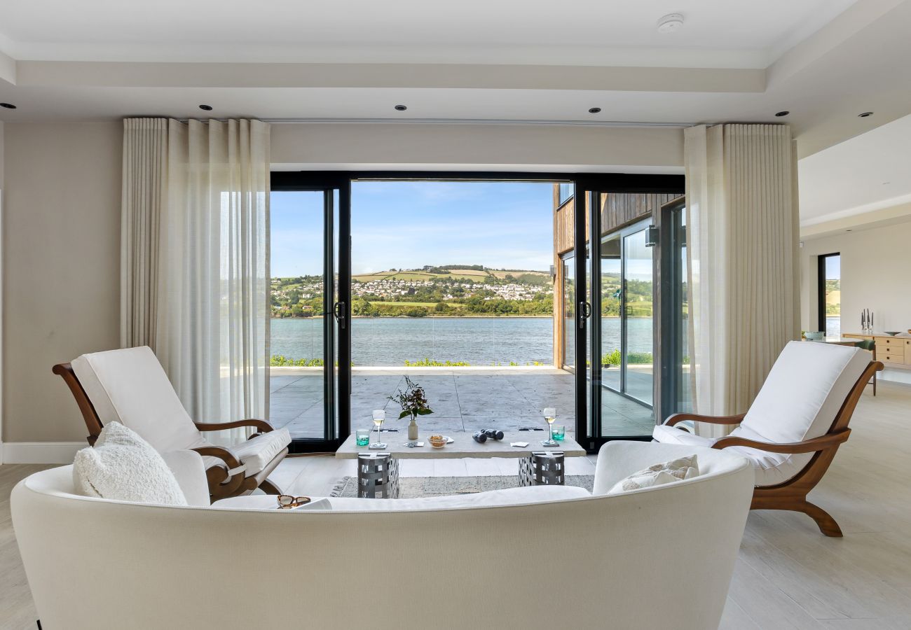 Spacious reception lounge with modern décor with river view