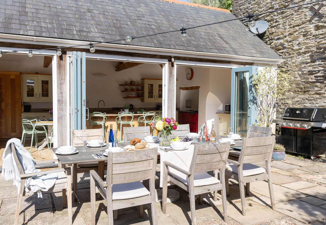 Country house in Kingsbridge - Lower Easton Farmhouse: Near Kingsbridge, a beautifully restored Grade II countryside retreat